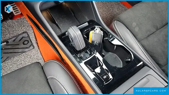 VOLVO XC40 B4 R-DESIGN