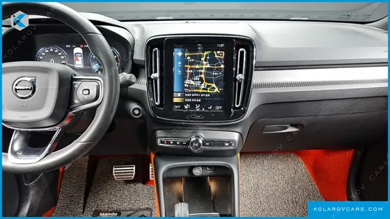 VOLVO XC40 B4 R-DESIGN