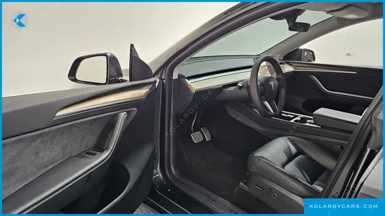 TESLA MODEL Y RWD