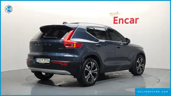 VOLVO XC40 B4 INSCRIPTION