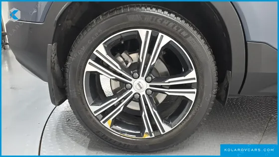 VOLVO XC40 B4 INSCRIPTION