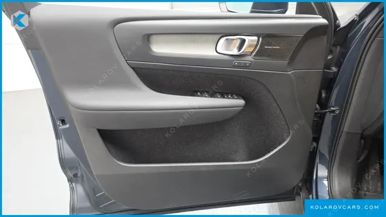 VOLVO XC40 B4 INSCRIPTION