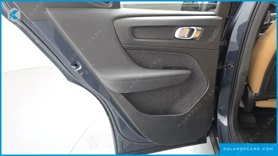 VOLVO XC40 B4 INSCRIPTION