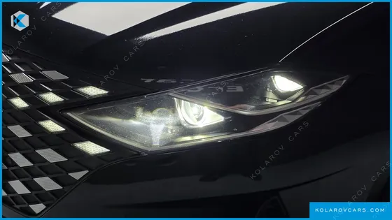 HYUNDAI GRANDEUR LE BLANC