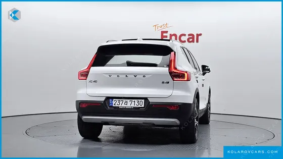 VOLVO XC40 B4 INSCRIPTION