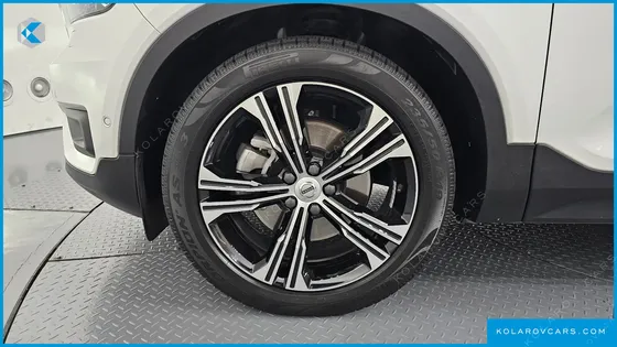 VOLVO XC40 B4 INSCRIPTION