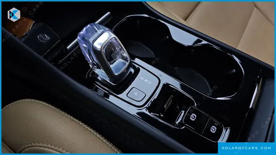 VOLVO XC40 B4 INSCRIPTION