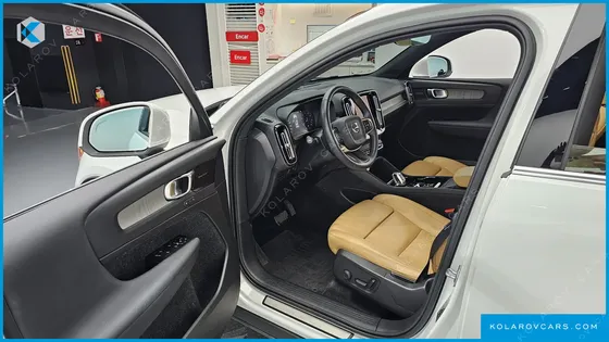VOLVO XC40 B4 INSCRIPTION