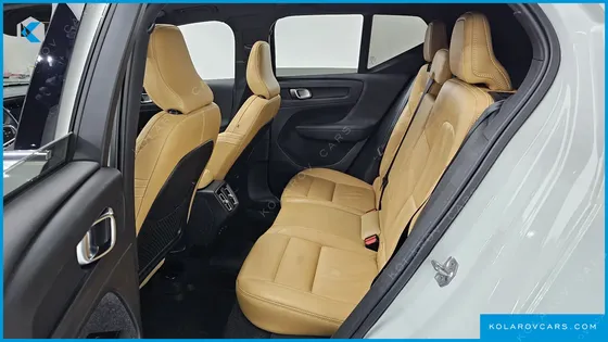 VOLVO XC40 B4 INSCRIPTION