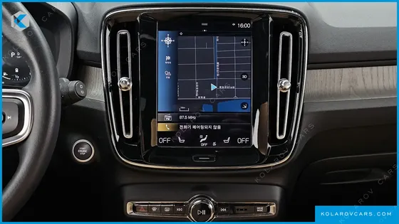 VOLVO XC40 B4 INSCRIPTION