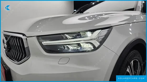 VOLVO XC40 B4 INSCRIPTION