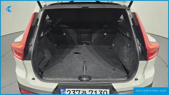 VOLVO XC40 B4 INSCRIPTION