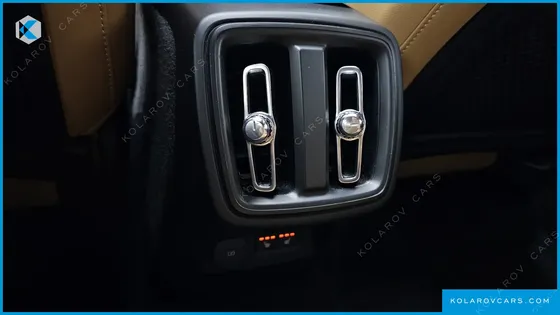 VOLVO XC40 B4 INSCRIPTION