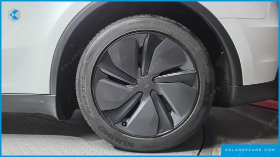TESLA MODEL Y LONG RANGE AWD
