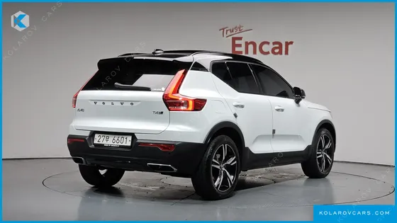 VOLVO XC40 T4 R-DESIGN