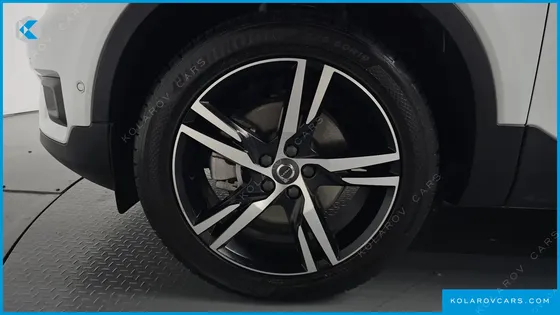 VOLVO XC40 T4 R-DESIGN