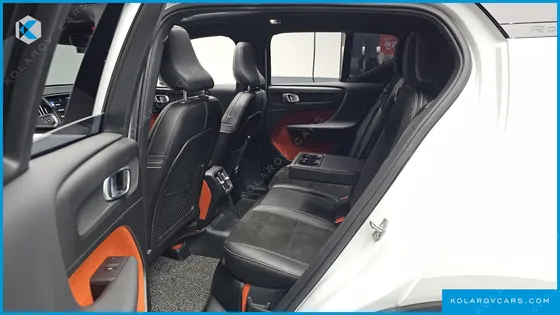 VOLVO XC40 T4 R-DESIGN