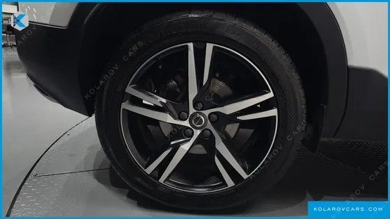 VOLVO XC40 T4 R-DESIGN