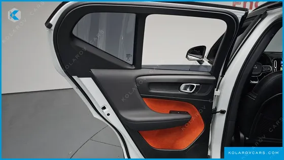 VOLVO XC40 T4 R-DESIGN