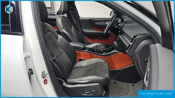 VOLVO XC40 T4 R-DESIGN