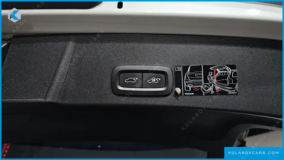 VOLVO XC40 T4 R-DESIGN