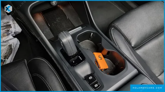 VOLVO XC40 B4 MOMENTUM
