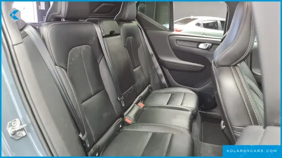 VOLVO XC40 B4 MOMENTUM