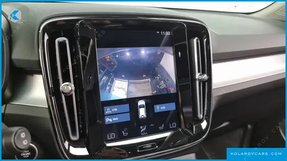 VOLVO XC40 B4 MOMENTUM