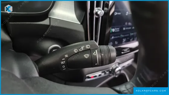 VOLVO XC40 B4 MOMENTUM