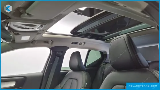 VOLVO XC40 B4 MOMENTUM