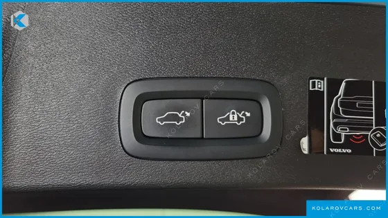 VOLVO XC40 B4 MOMENTUM