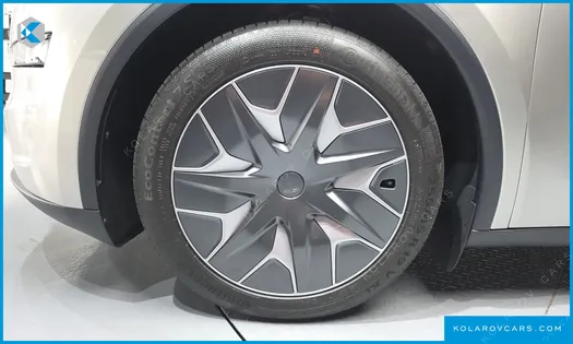 TESLA MODEL Y L LONG RANGE AWD