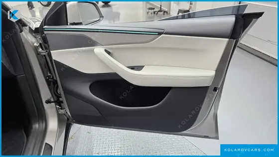 TESLA MODEL Y L LONG RANGE AWD