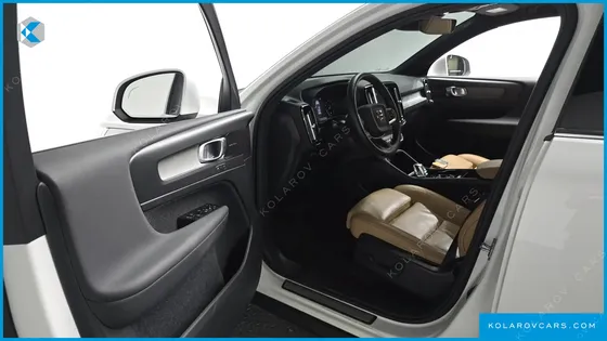 VOLVO XC40 B4 INSCRIPTION