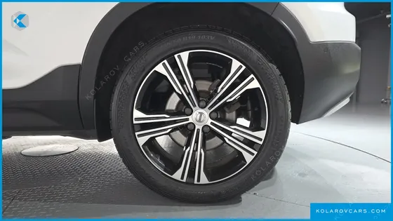 VOLVO XC40 B4 INSCRIPTION