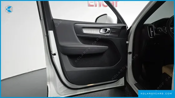 VOLVO XC40 B4 INSCRIPTION
