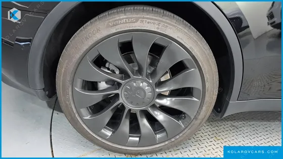 TESLA MODEL Y LONG RANGE AWD