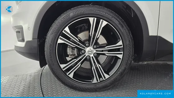VOLVO XC40 B4 INSCRIPTION