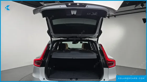 VOLVO XC40 B4 INSCRIPTION