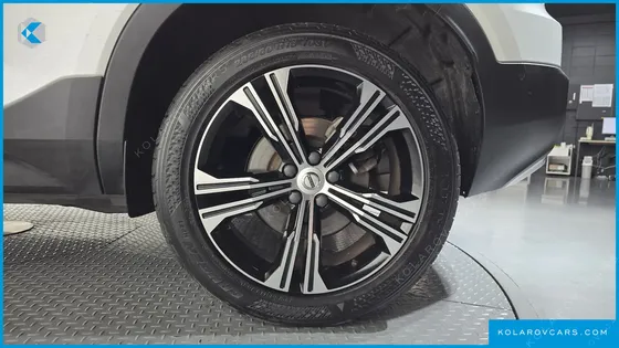 VOLVO XC40 B4 INSCRIPTION