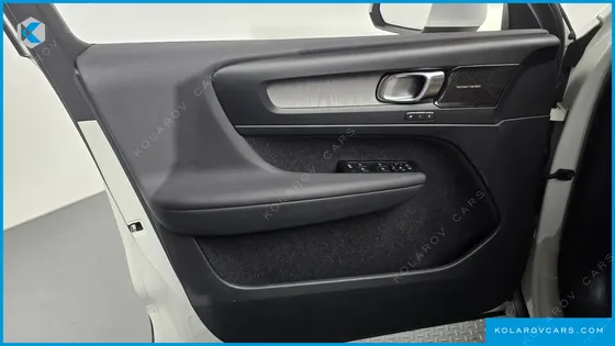 VOLVO XC40 B4 INSCRIPTION