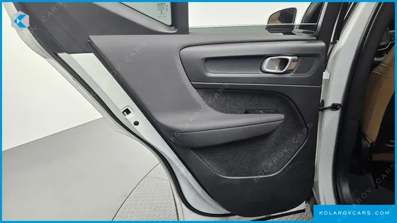VOLVO XC40 B4 INSCRIPTION