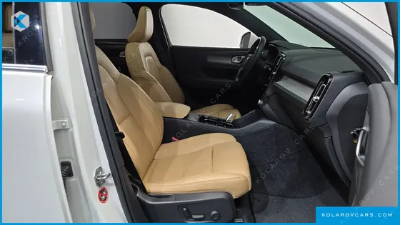 VOLVO XC40 B4 INSCRIPTION