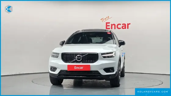 VOLVO XC40 T4 R-DESIGN