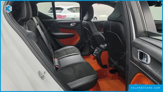 VOLVO XC40 T4 R-DESIGN