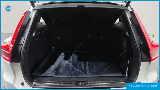 VOLVO XC40 T4 R-DESIGN