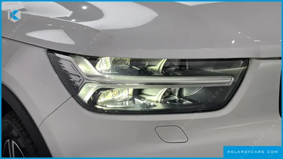 VOLVO XC40 T4 R-DESIGN