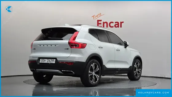 VOLVO XC40 T4 R-DESIGN
