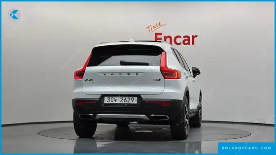 VOLVO XC40 T4 R-DESIGN