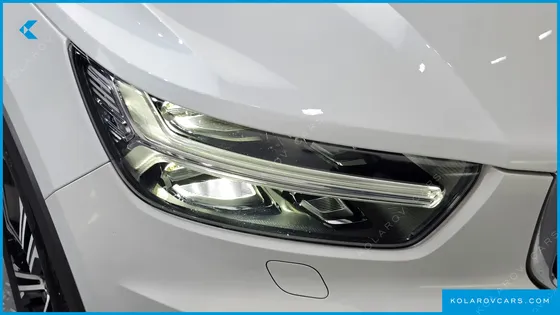 VOLVO XC40 T4 R-DESIGN